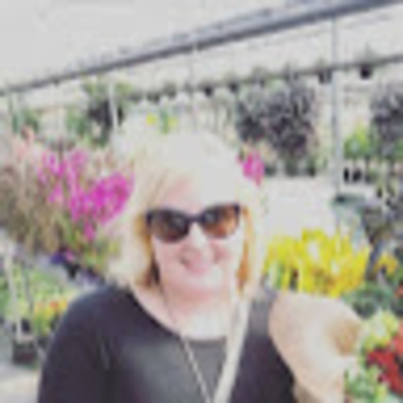 Meet your Posher, Jennifer - Picture 1 of 1